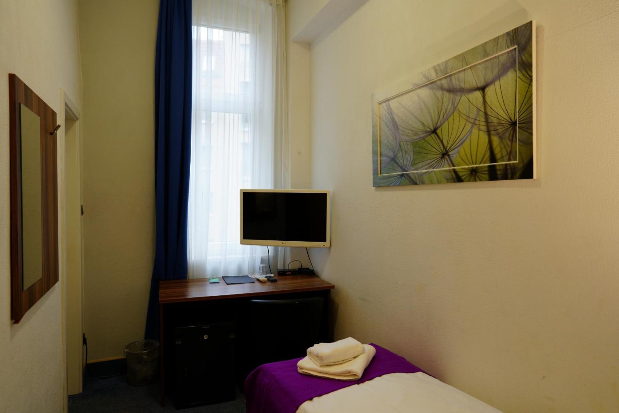 Hotelpension Margrit Берлин Экстерьер фото